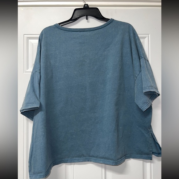 Oddy boxy oversized blue tshirt, with leopard stars, size M - Picture 7 of 7